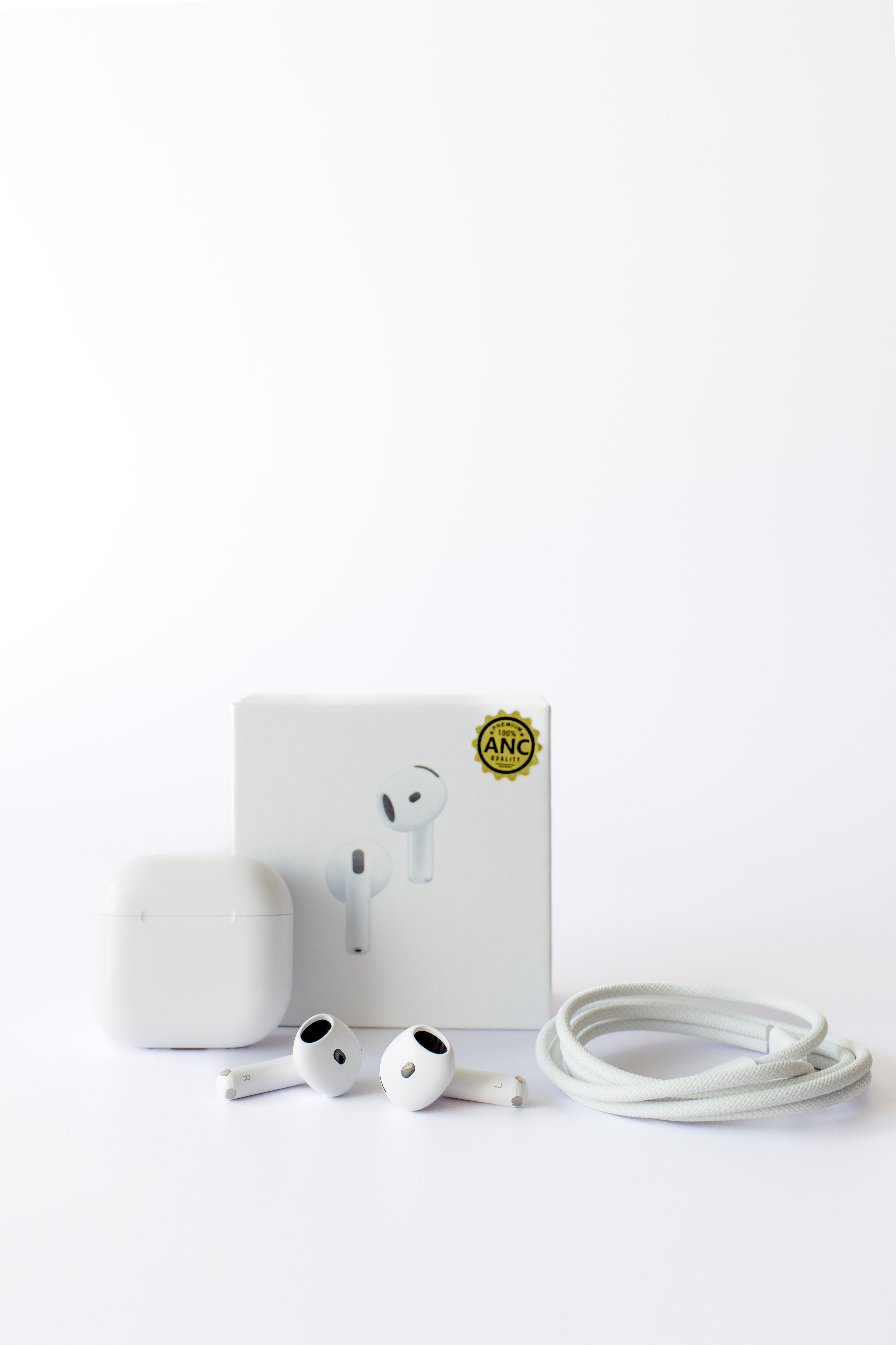 InPods 4a Geração com caixa Magsafe ( Lightning- Type C )