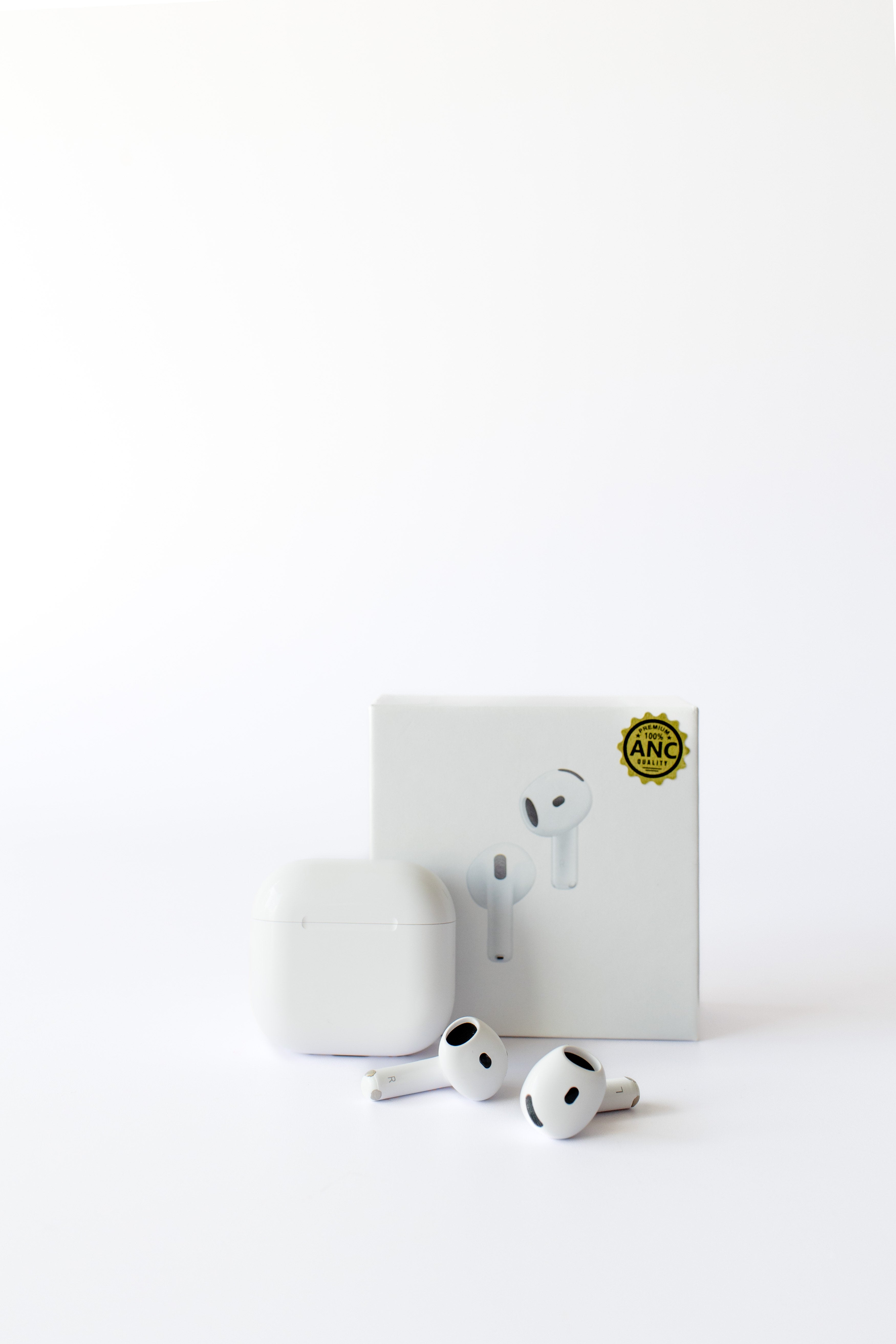 InPods 4a Geração com caixa Magsafe ( Lightning- Type C )